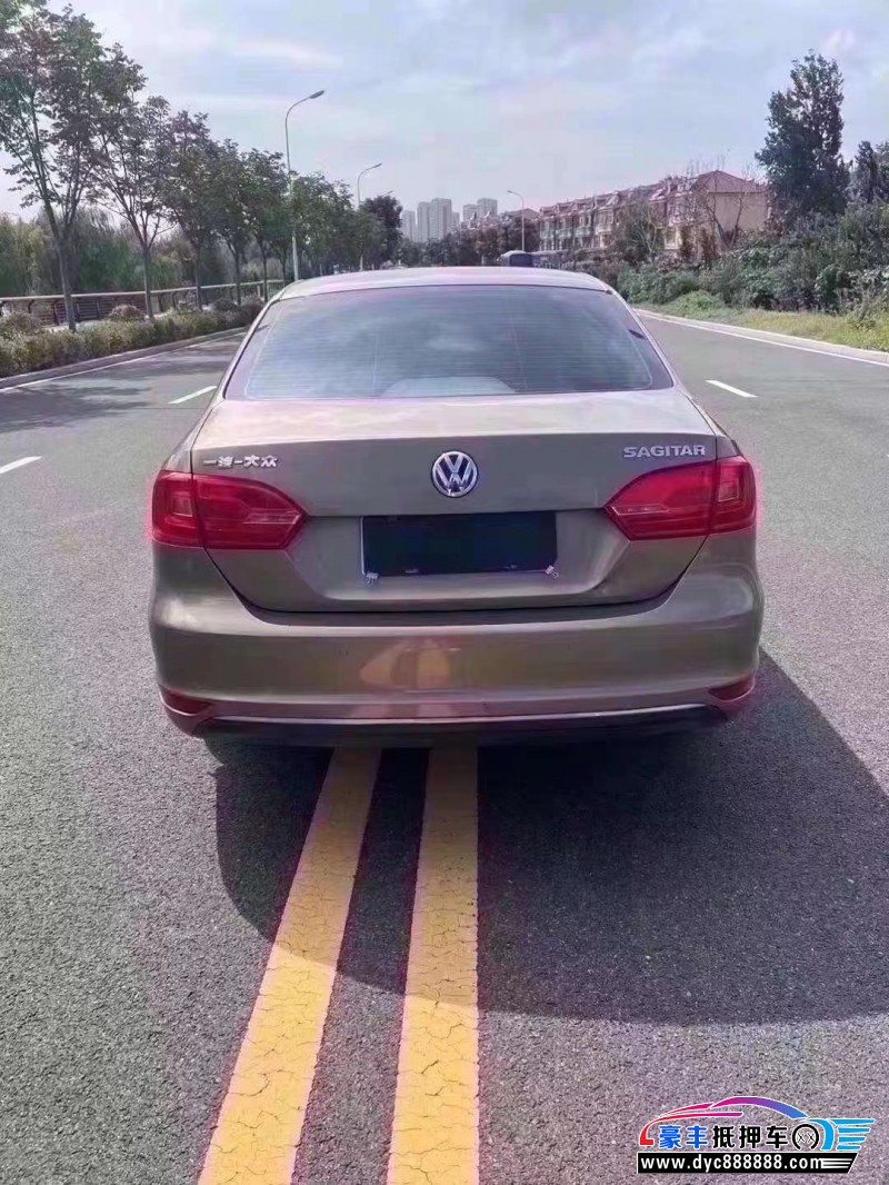 15年大众速腾轿车抵押车出售