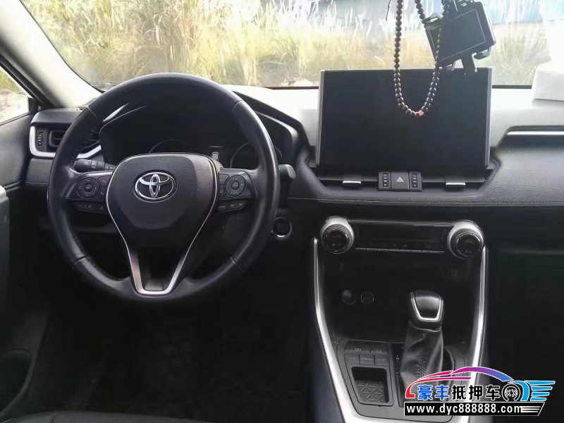 22年丰田威兰达轿车抵押车出售