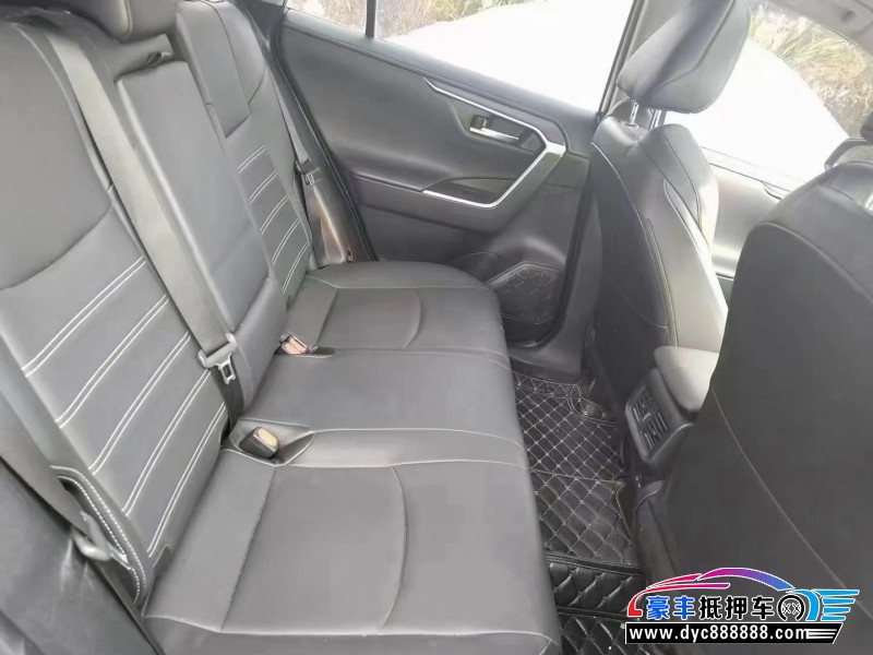 22年丰田威兰达轿车抵押车出售