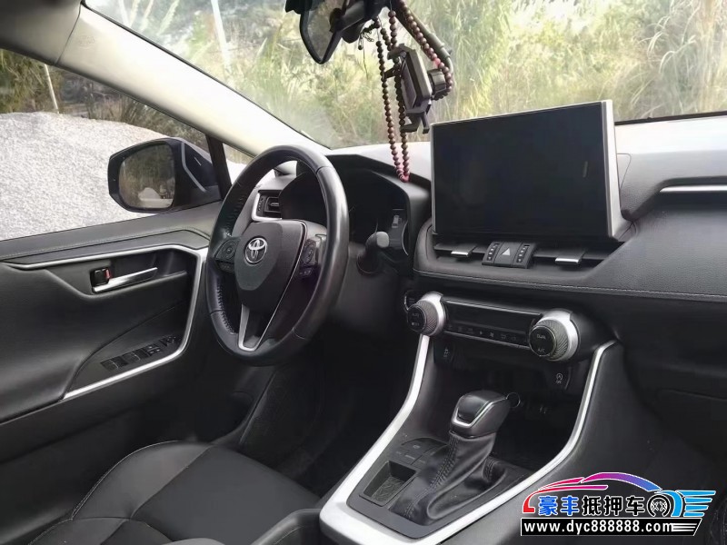 22年丰田威兰达轿车抵押车出售