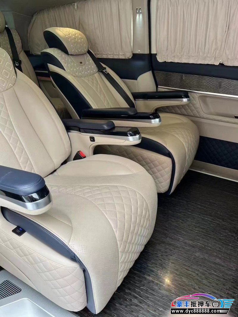 20年奔驰V轿车抵押车出售