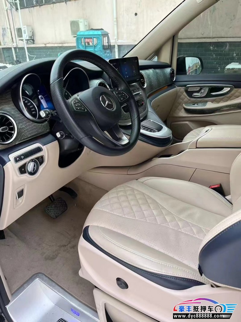 20年奔驰V轿车抵押车出售