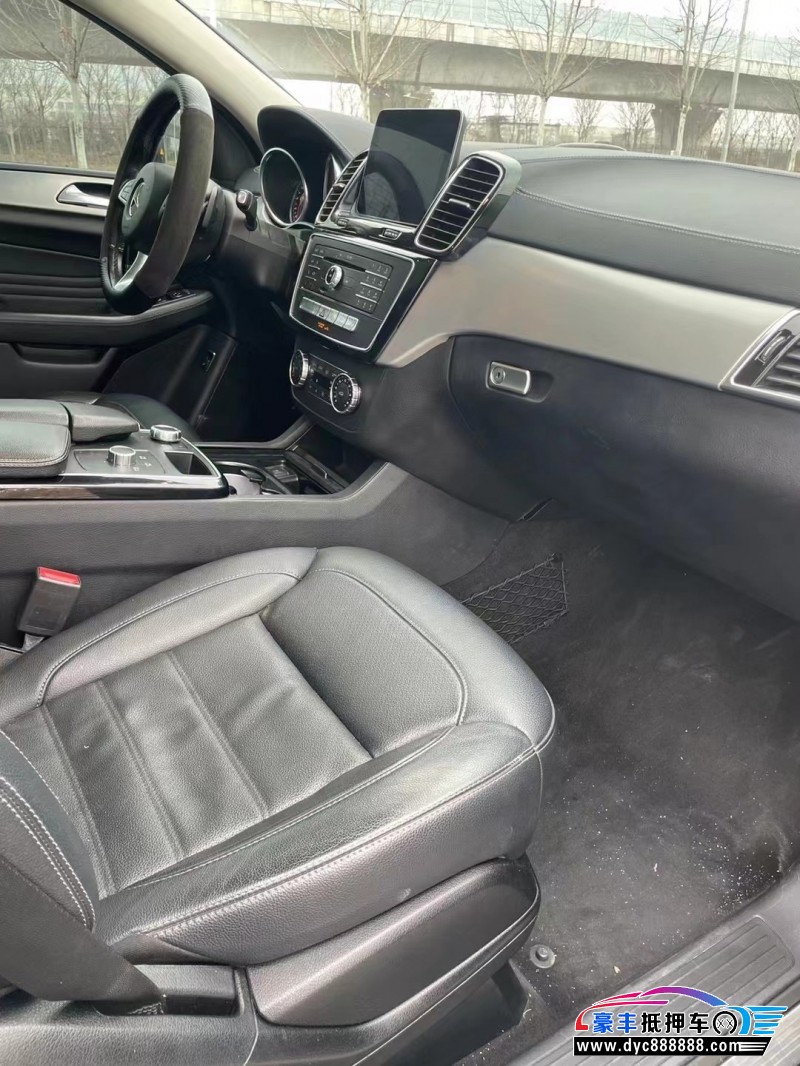 19年奔驰GLE轿车抵押车出售