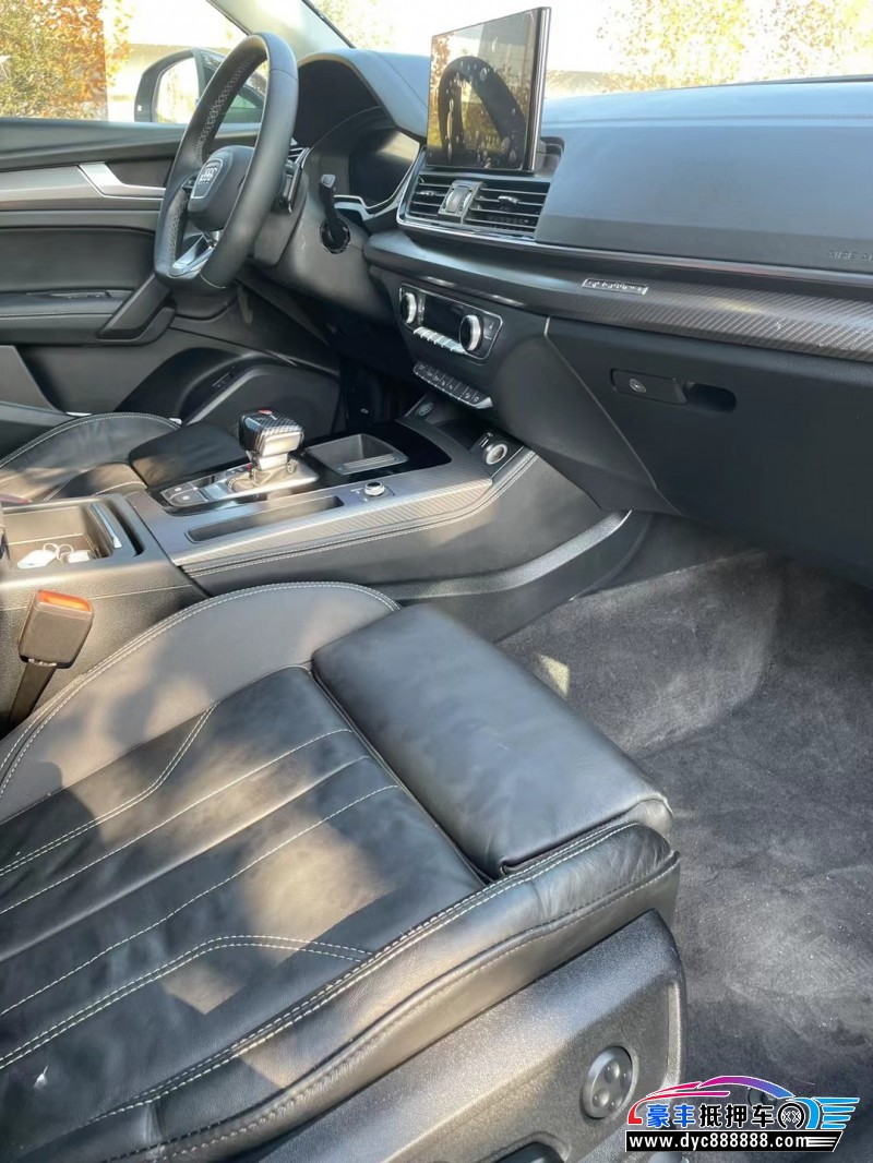 21年奥迪Q5轿车抵押车出售