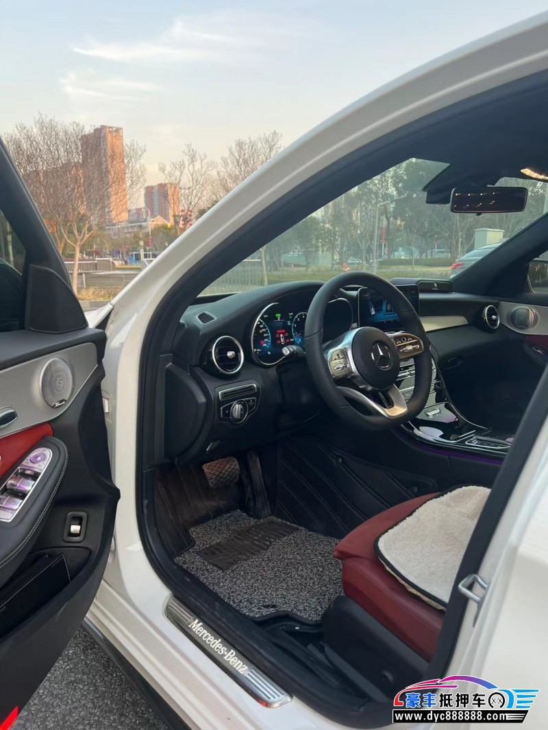 21年奔驰C轿车抵押车出售