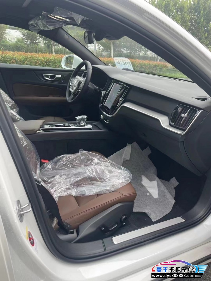 23年沃尔沃S60轿车抵押车出售