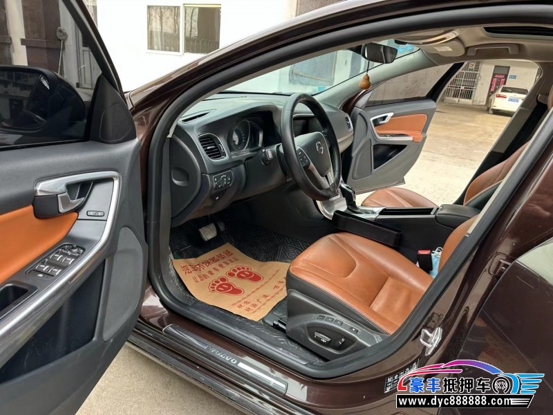 18年沃尔沃S60轿车抵押车出售