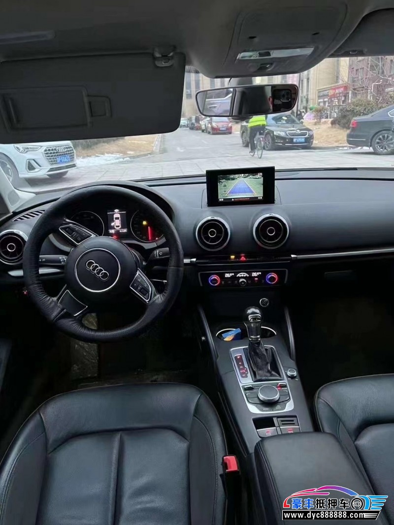 17年奥迪A3轿车抵押车出售