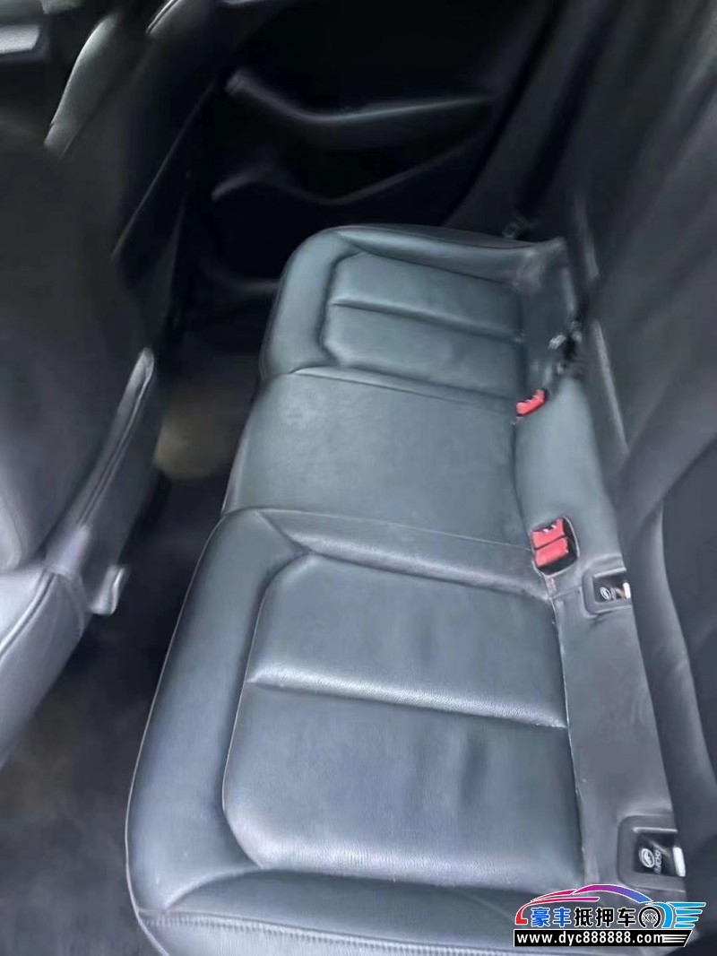 17年奥迪A3轿车抵押车出售