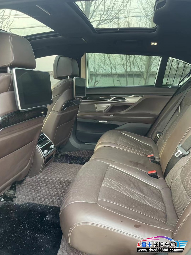 18年宝马7系轿车抵押车出售