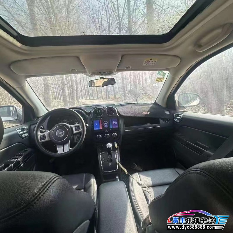 13年Jeep指南者轿车抵押车出售