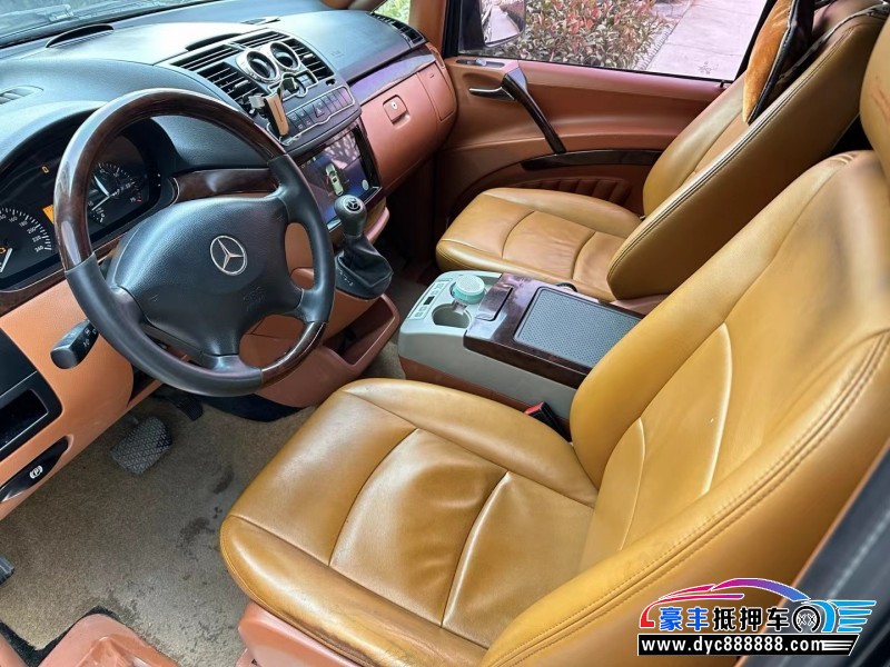 12年奔驰威霆轿车抵押车出售