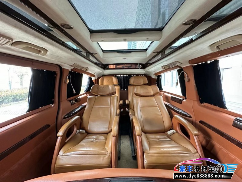 12年奔驰威霆轿车抵押车出售