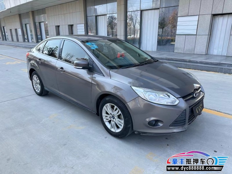 15年福特福克斯轿车抵押车出售