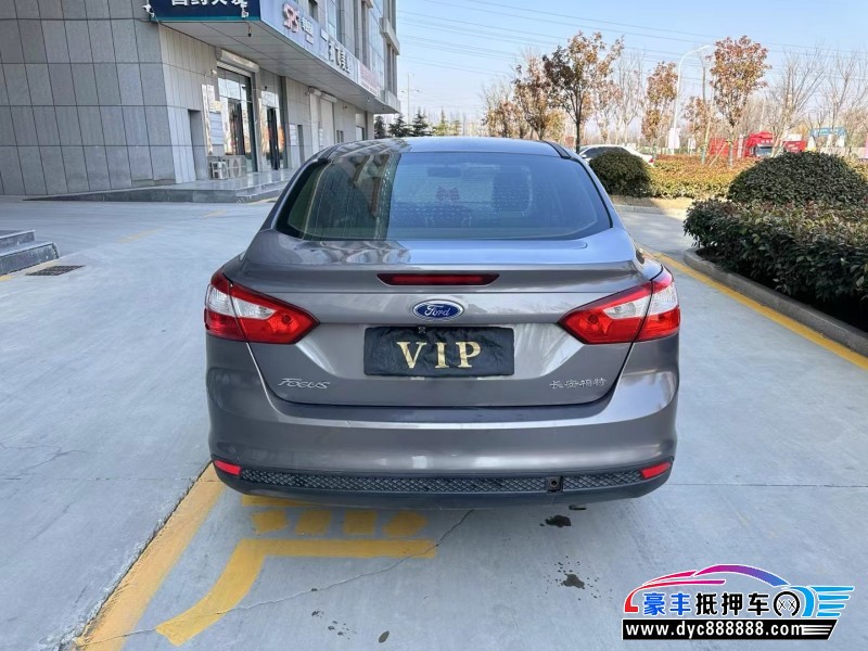 15年福特福克斯轿车抵押车出售