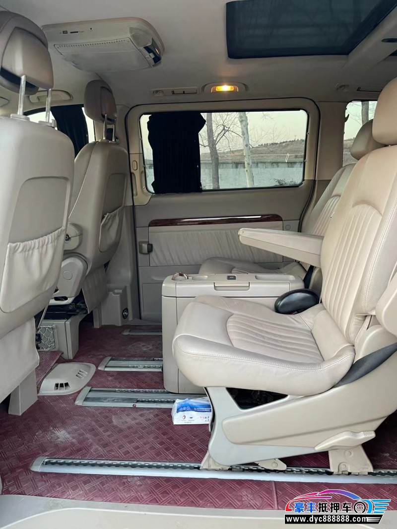 11年奔驰唯雅诺MPV抵押车出售