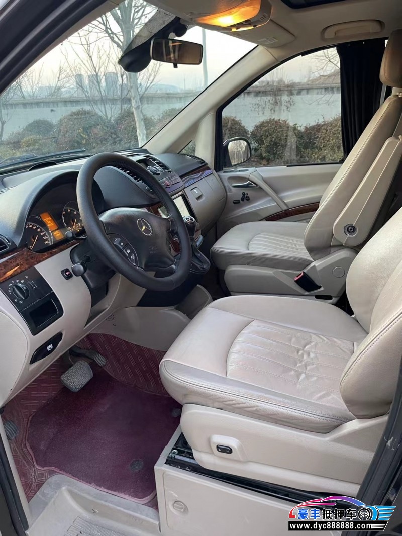 11年奔驰唯雅诺MPV抵押车出售