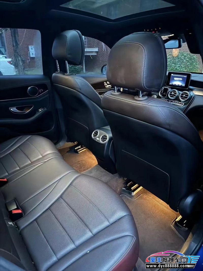 17年奔驰GLC轿车抵押车出售