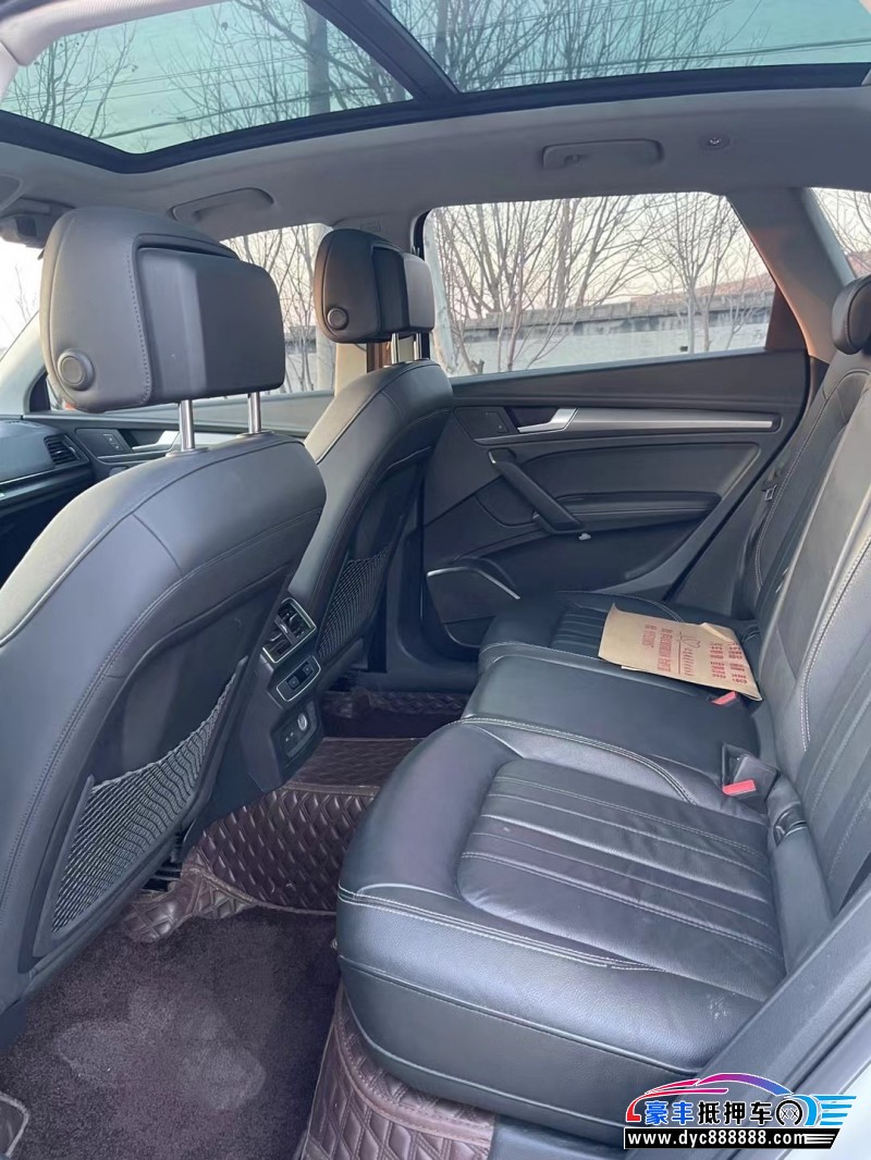 21年奥迪Q5轿车抵押车出售