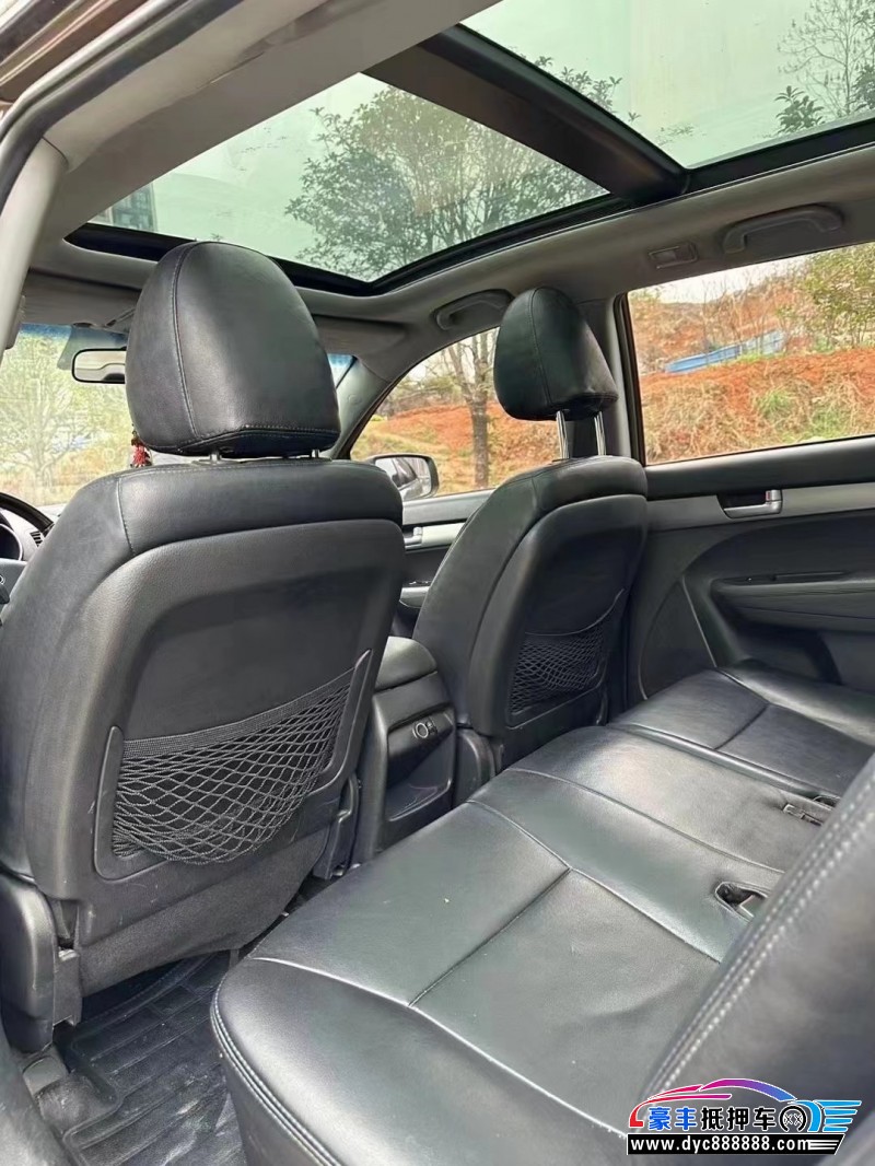 13年起亚索兰托轿车抵押车出售