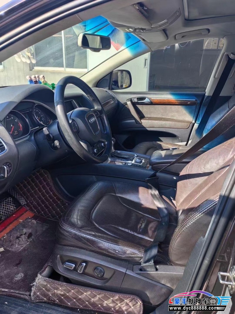 12年奥迪Q7轿车抵押车出售