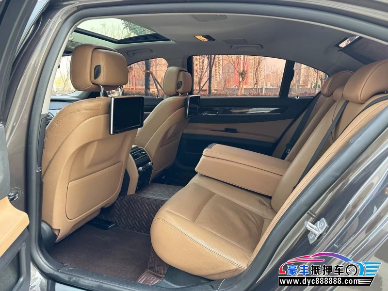 13年宝马7系轿车抵押车出售