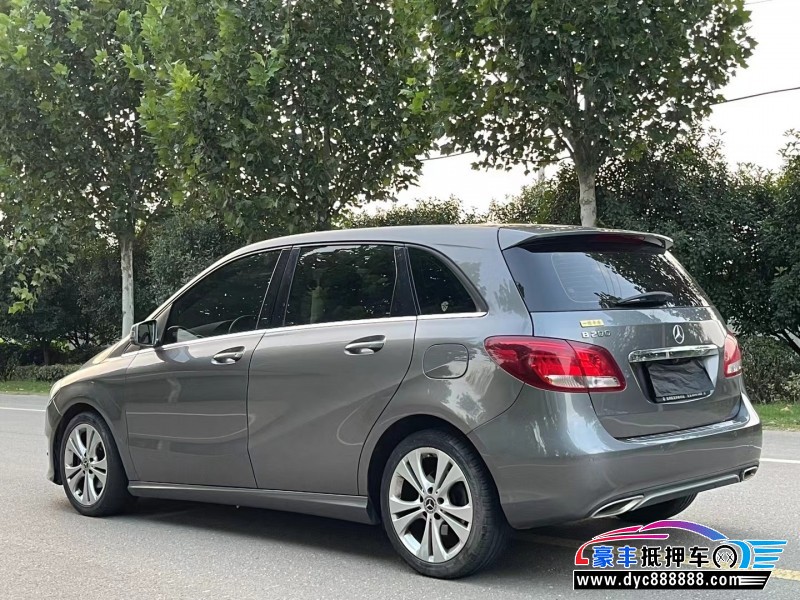 19年奔驰B轿车抵押车出售