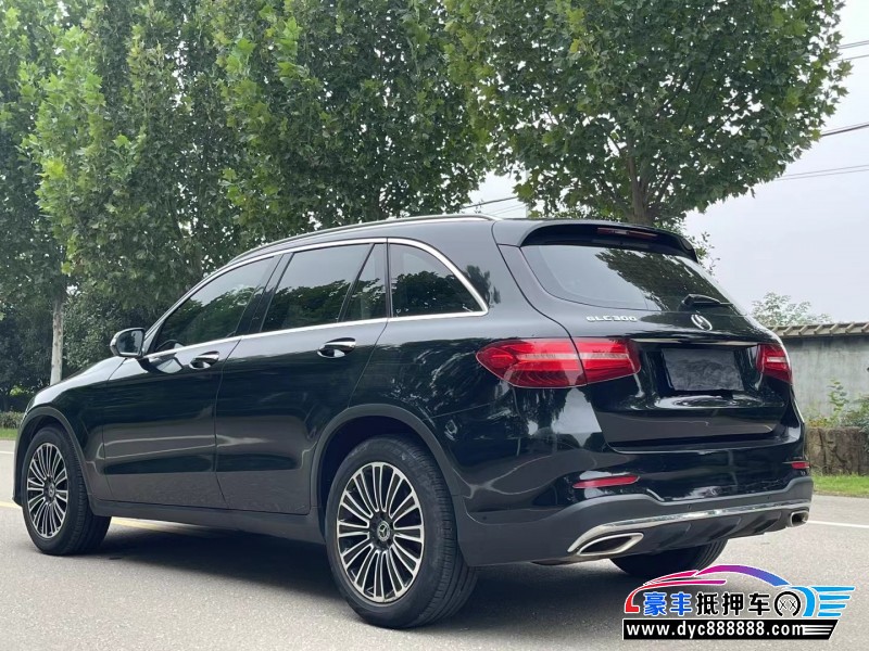 18年奔驰GLC轿车抵押车出售