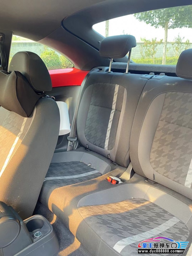 17年大众甲壳虫轿车抵押车出售