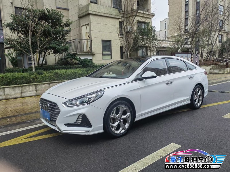 17年现代索纳塔轿车抵押车出售