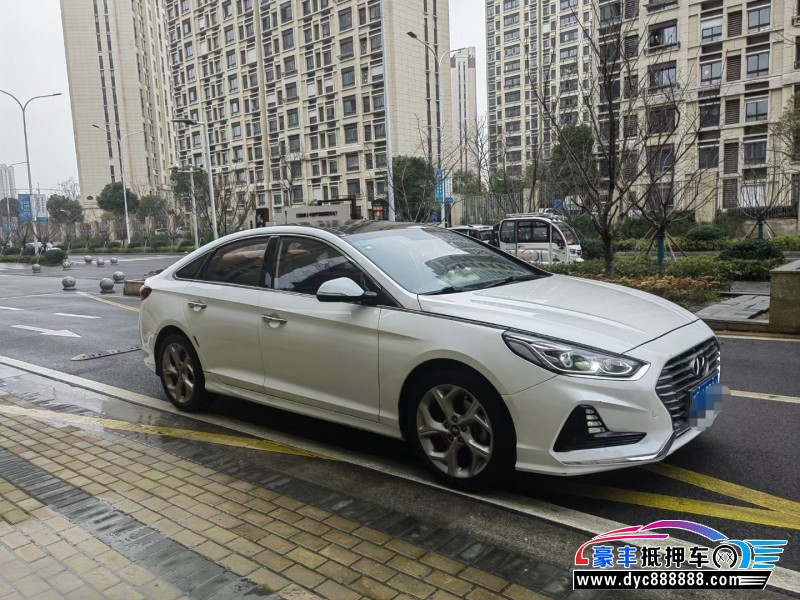 17年现代索纳塔轿车抵押车出售