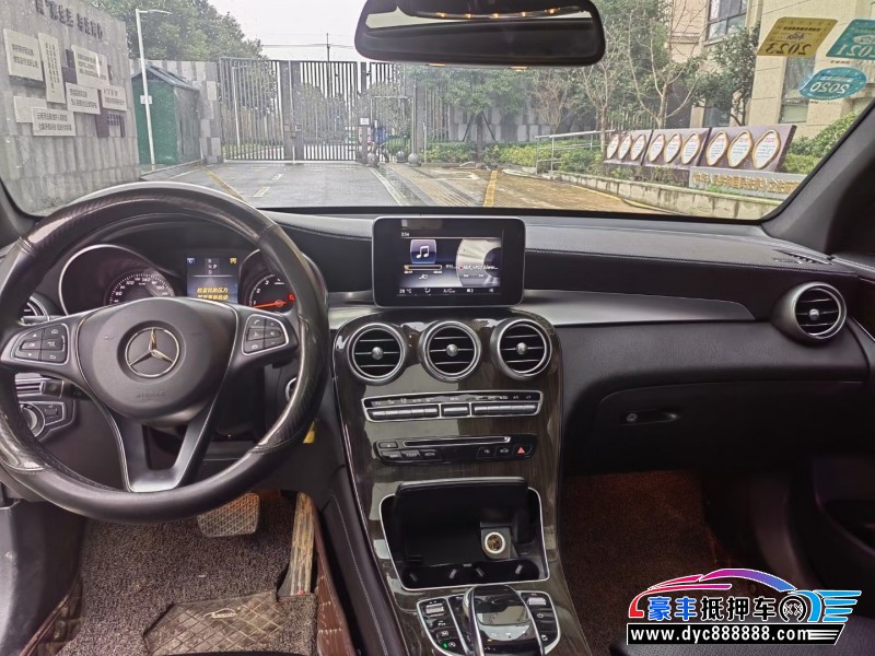 17年奔驰GLCSUV抵押车出售