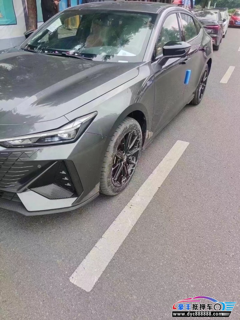 23年长安长安UNI轿车抵押车出售