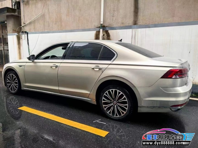 17年大众辉昂轿车抵押车出售