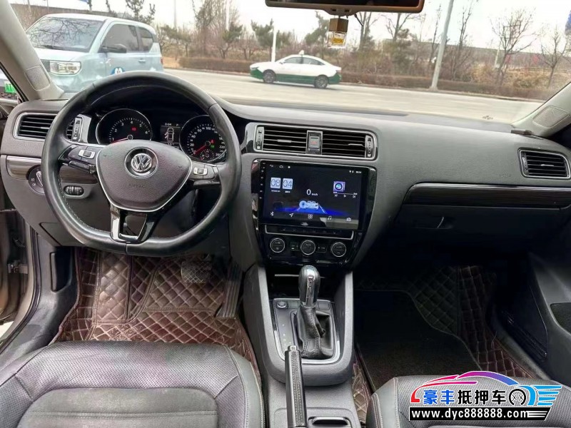 16年大众速腾轿车抵押车出售