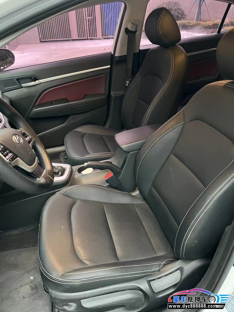 17年现代伊兰特轿车抵押车出售