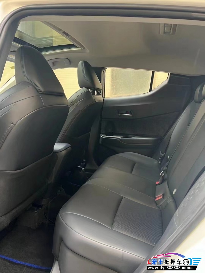 22年丰田C-HR轿车抵押车出售