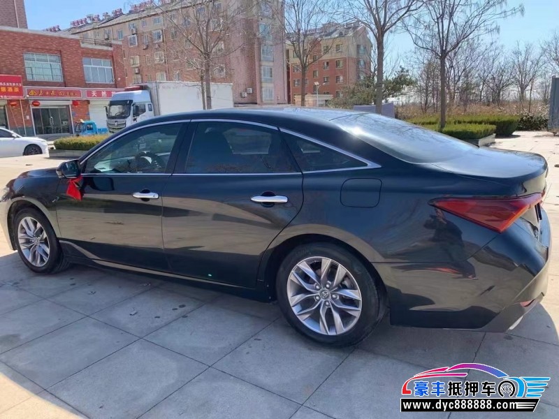 20年丰田亚洲龙轿车抵押车出售