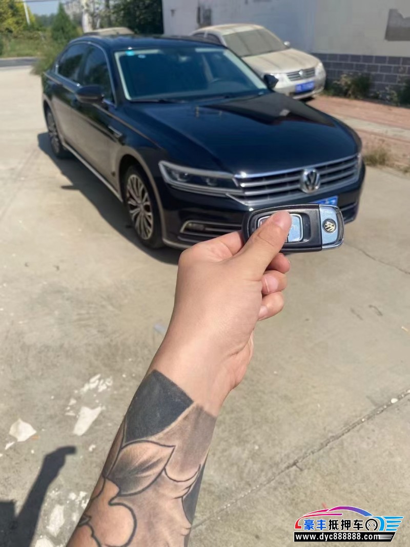 17年大众辉昂轿车抵押车出售