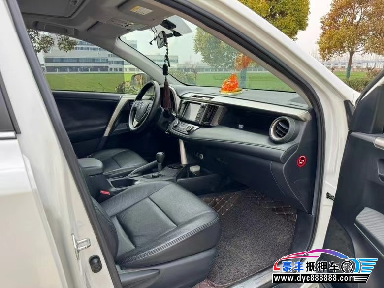 16年丰田RAV4轿车抵押车出售