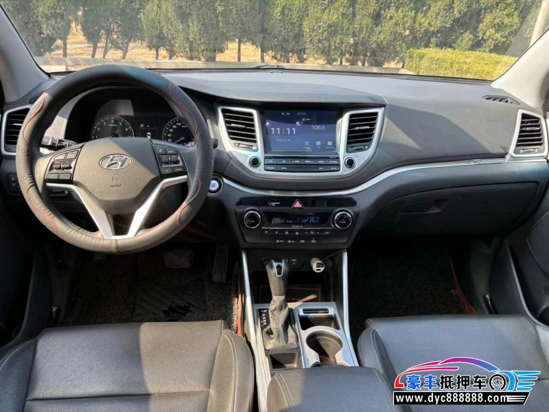 17年现代途胜轿车抵押车出售