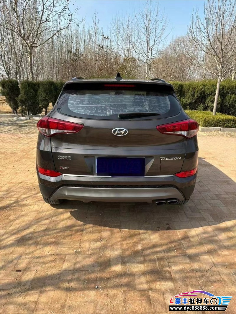 17年现代途胜轿车抵押车出售