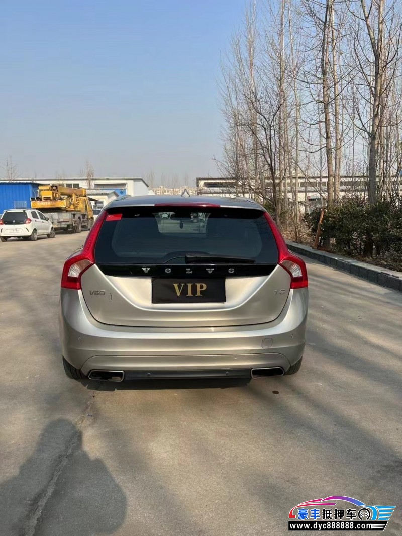 15年沃尔沃V60轿车抵押车出售
