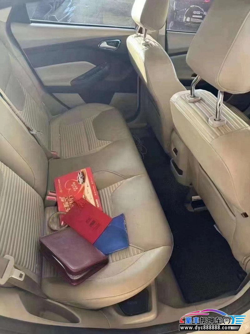 16年福特福克斯轿车抵押车出售