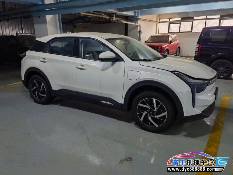 23年哪吒U轿车抵押车出售