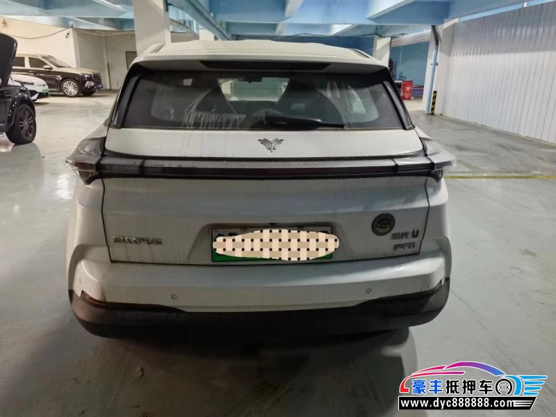 23年哪吒U轿车抵押车出售