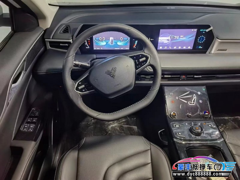 23年哪吒U轿车抵押车出售