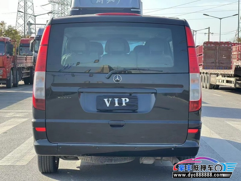 14年奔驰威霆轿车抵押车出售