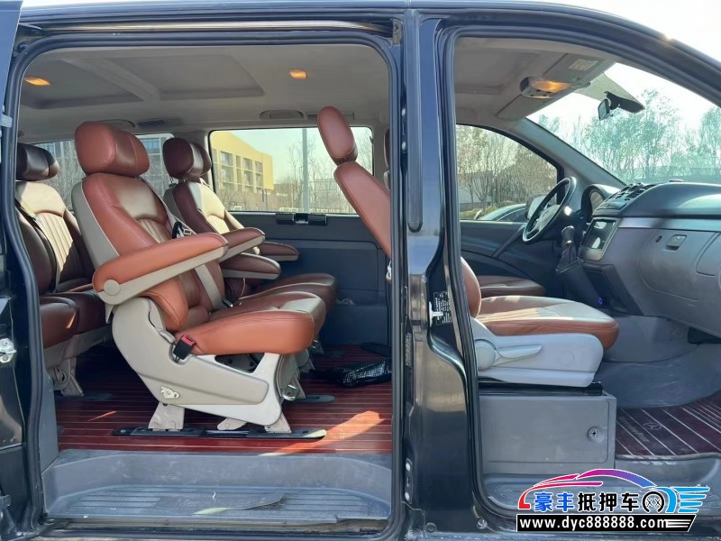 14年奔驰威霆轿车抵押车出售