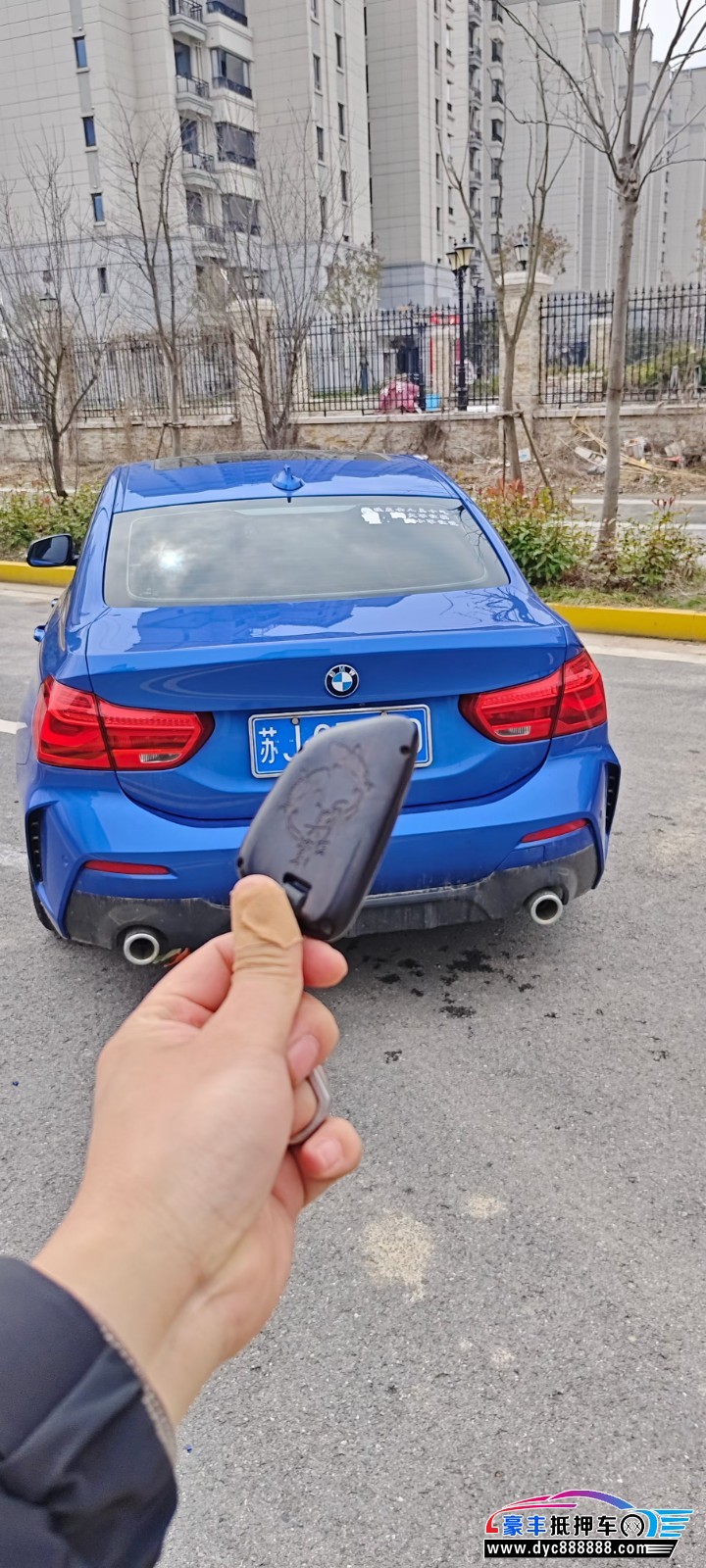 20年宝马1系轿车抵押车出售